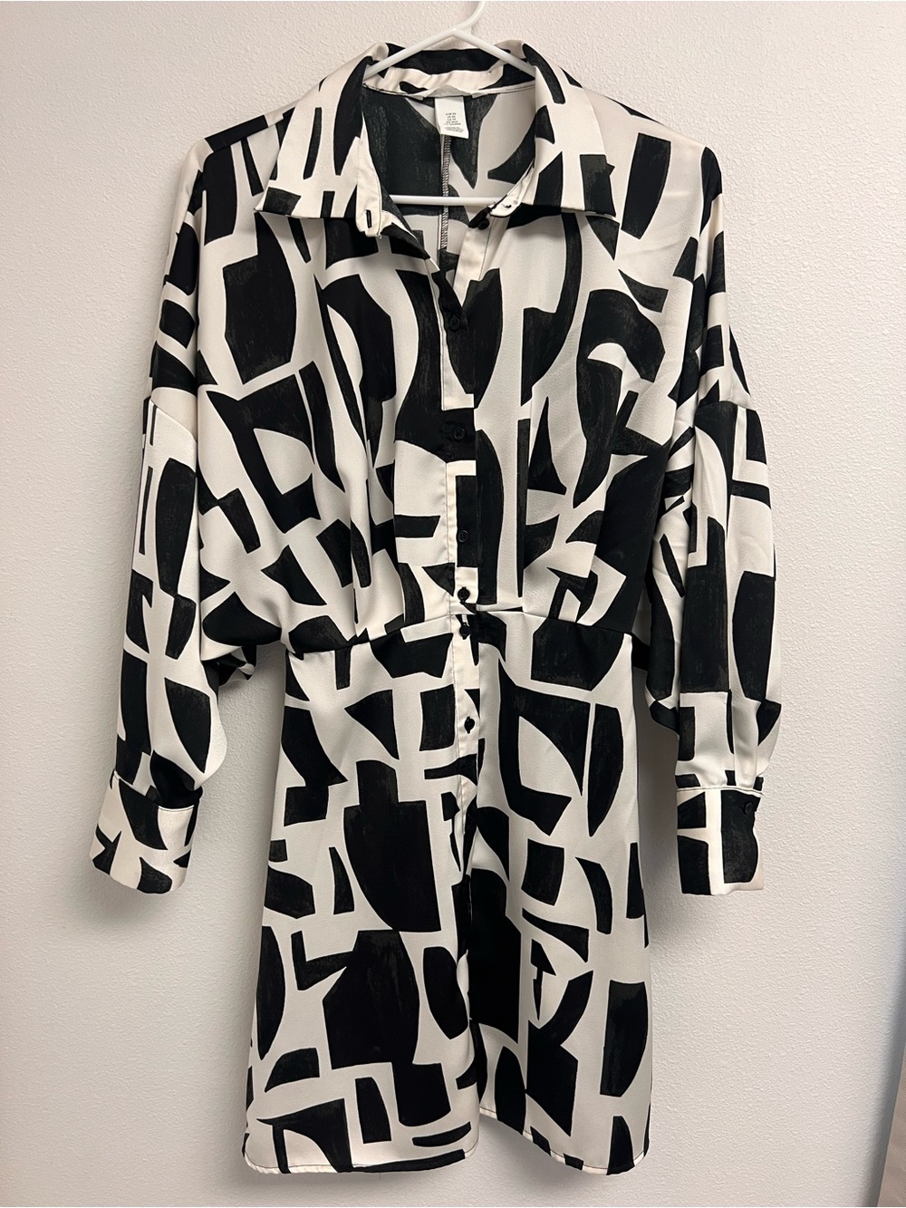 H&M Black and White Long-Sleeve Shirt Dress